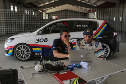 Stefano Accorsi e Massimo Arduini sulla Peugeot 308 Mi16 GTi
