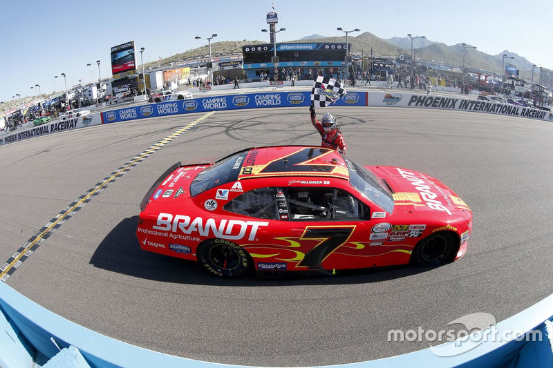 #4: Justin Allgaier feiert seinen NASCAR Xfinity-Sieg in Phoenix
