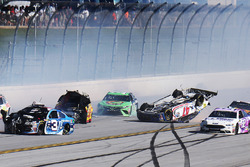 Big One: Crash mit Chase Elliott, Hendrick Motorsports, Chevrolet; A.J. Allmendinger, JTG Daugherty