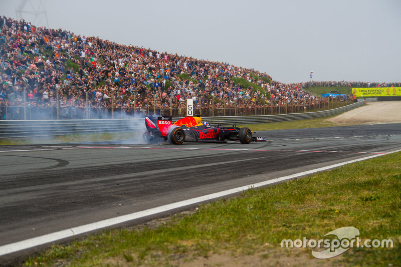 A Red Bull zandvoorti F1-es parádéja