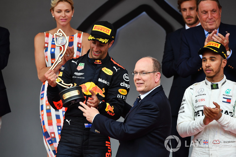 Race winner Daniel Ricciardo, Red Bull Racing celebrates on the podium with HSH Prince Albert of Monaco