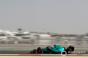 Así va el test de Abu Dhabi: Alonso y Pérez fueron los más activos