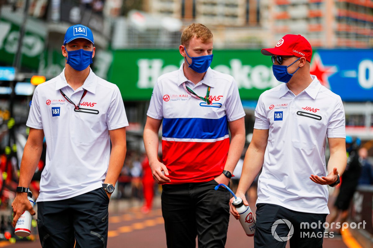 Mick Schumacher, Haas F1, avec Nikita Mazepin, Haas F1