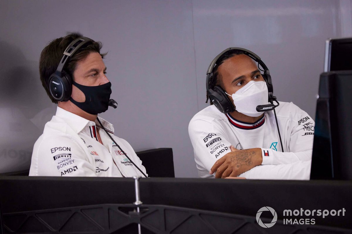 Toto Wolff, Team Principal and CEO, Mercedes AMG, with Lewis Hamilton, Mercedes