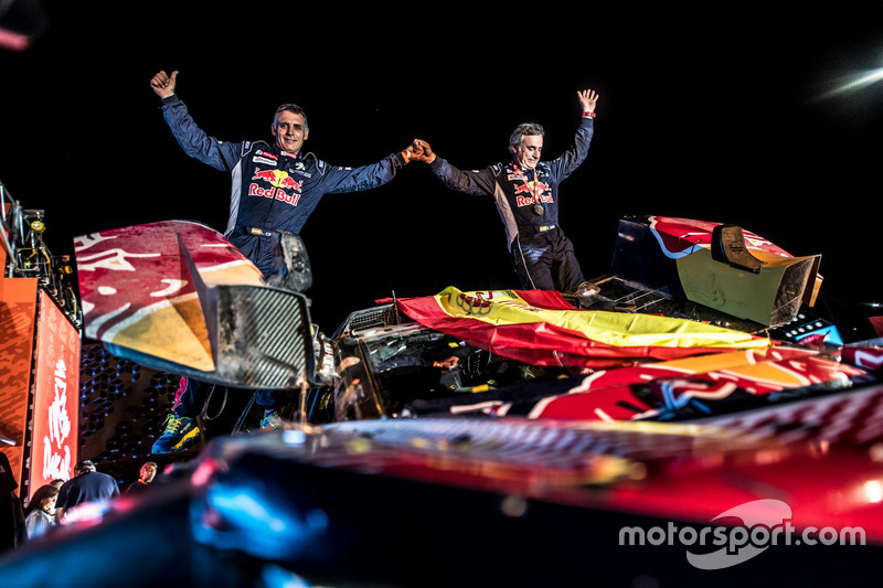 Переможці- #303 Peugeot Sport Peugeot 3008 DKR: Карлос Сайнс, Лукас Крус