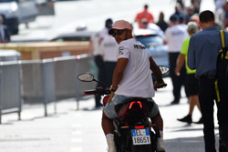 Lewis Hamilton, Mercedes-AMG F1 ve MV Agusta motosikleti