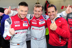 I polesitter LMP1 Marcel Fässler, Andre Lotterer, Benoit Tréluyer, Audi Sport Team Joest