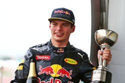 Макс Ферстаппен, Red Bull Racing святкує друге місце на подіумі