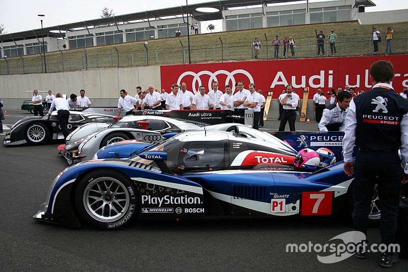 Thrillers in Le Mans 4/5: Peugeot vs Audi in 2011