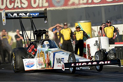 Bernstein reaches second round in finals at Pomona