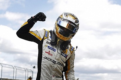 Magnussen dominates again, this time for race 1 at Spa