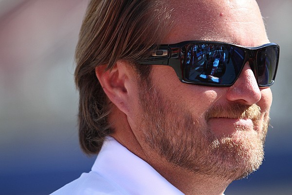 In defense of IndyCar Race Control...