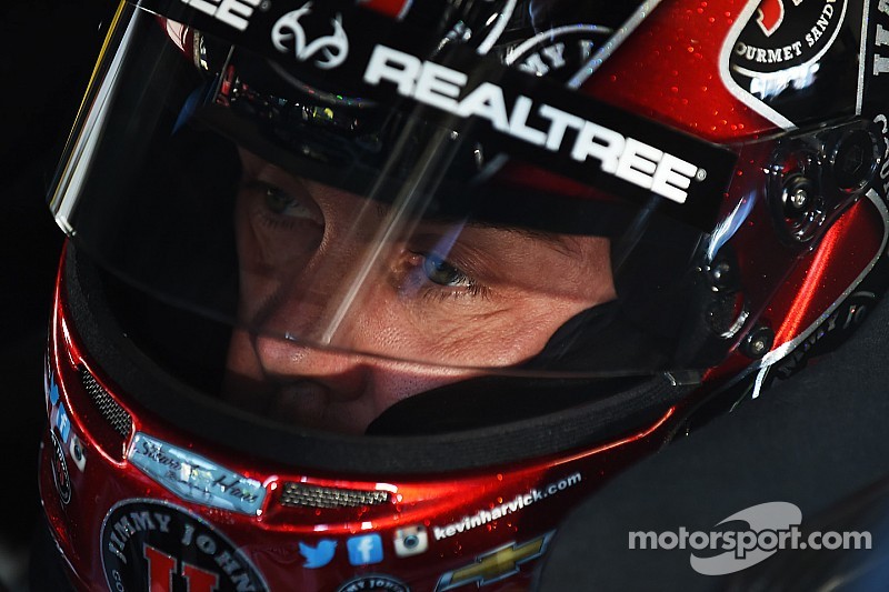 Harvick gana su primera pole en Phoenix