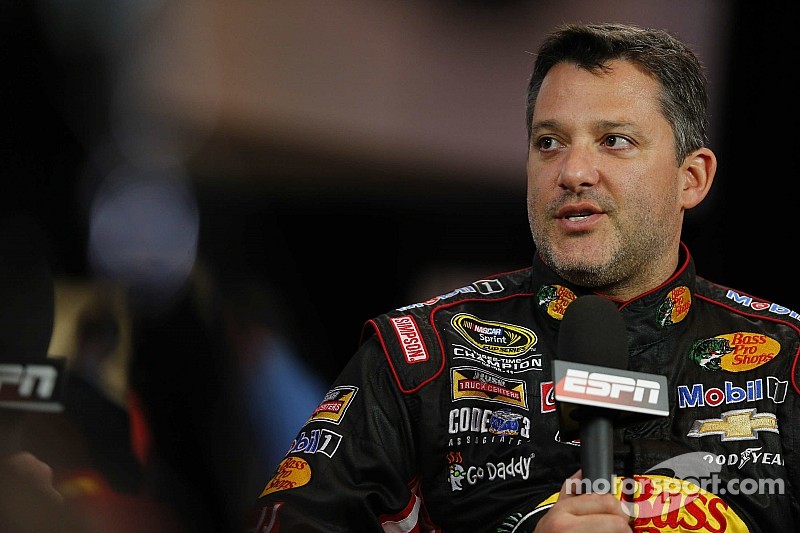 Tony Stewart, con problemas para ‘acelerar’ en 2015