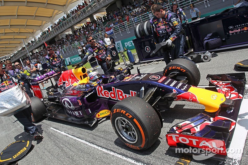 Ricciardo - Shanghai est très agressif pour les pneus avant