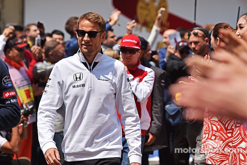 Button advierte a Rosberg