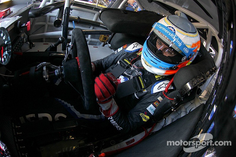 Kahne y Keselowski, adelante en las prácticas de Richmond