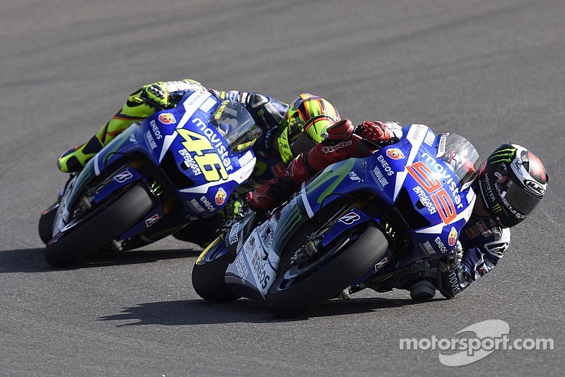 Profile bas à Jerez pour Valentino Rossi qui attend la course