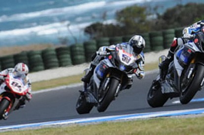 WSBK 2010, Phillip Island, Gara 1: Haslam al photofinish