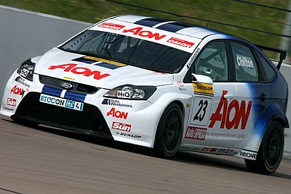 Rockingham: Chilton piazza la Ford in pole position