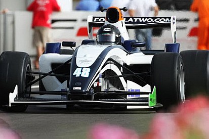 Marrakech: Stoneman dalla pole alla vittoria in gara 1
