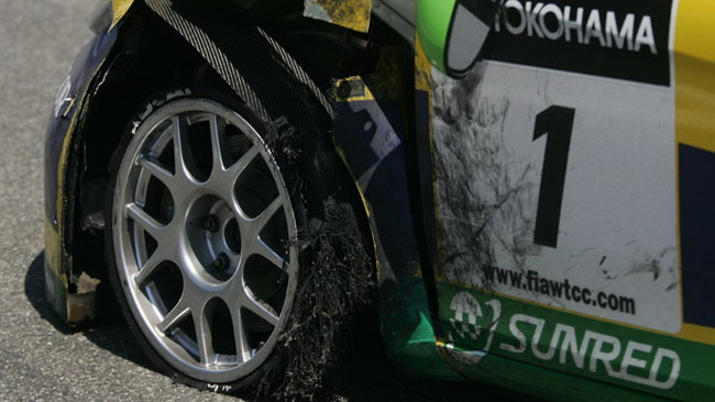 Tarquini: “Sono esplose le gomme”