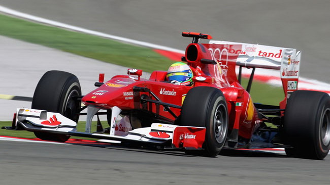 Ferrari F-Duct comandato dal piede