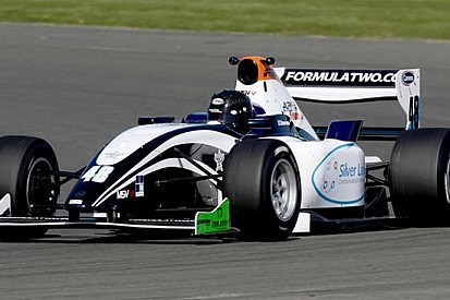 Stoneman il più veloce nelle libere di Brands Hatch