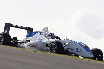 Mortara in pole position al Nurburgring
