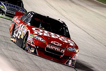 Prima vittoria stagionale per Tony Stewart