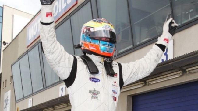 De Marco vince la gara, Stoneman il titolo