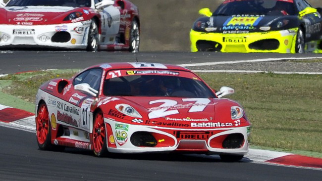 Matteo Malucelli festeggia una doppietta a Vallelunga