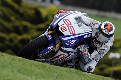 Lorenzo va a caccia del tris ad Estoril