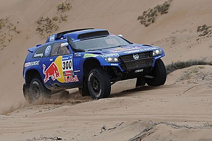Dakar: Sainz vince la tappa e accorcia su Al-Attiyah