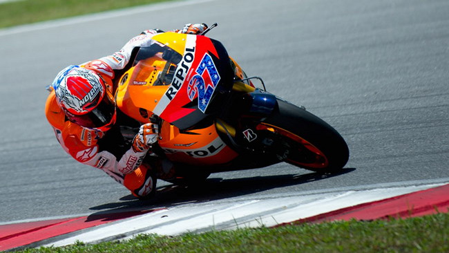 Sepang, Day 1: Stoner vola, Valentino chiude nono