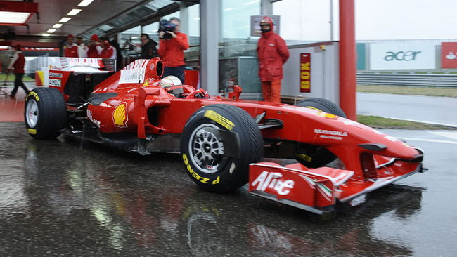 Il debutto di Rigon sulla Ferrari slitta per pioggia