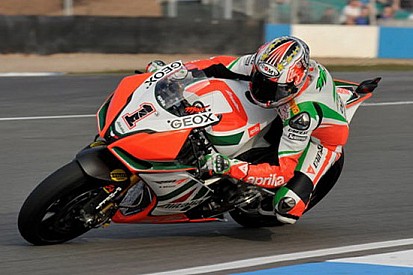 Donington, Q1: Biaggi e Melandri in grande spolvero