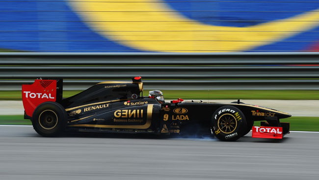 Sospensioni ko sulle Lotus Renault nelle Libere 1