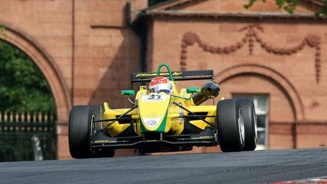 Felipe Nasr allunga in classifica vincendo gara 3