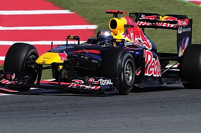 Vettel tiene a bada un grande Hamilton in Spagna
