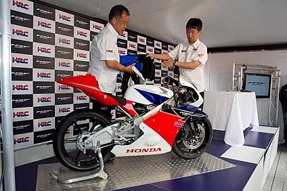 La Honda svela ufficialmente la NSF250R