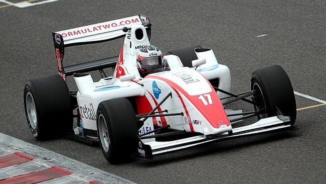 Will Bratt conquista la pole per gara 2 a Spa