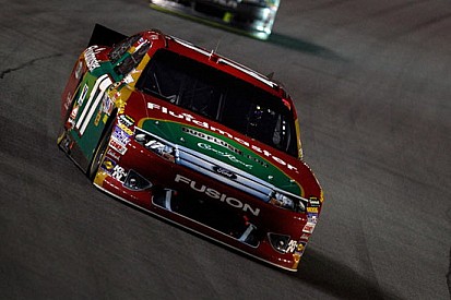 Kenseth vince a Charlotte e si rilancia