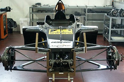 Minardi PS01, l'ultima con il pull anteriore