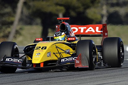 Arthur Pic subito in pole all'esordio ad Alcaniz