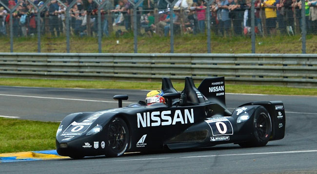 Il rifornimento della terza ora alla Nissan DeltaWing