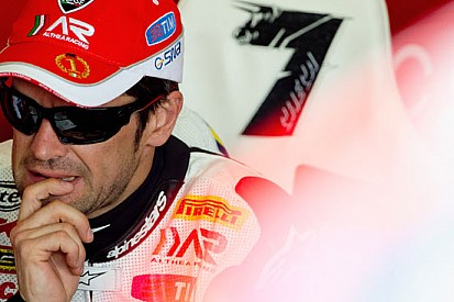 Checa tratta con Kawasaki, ma resta in Ducati?