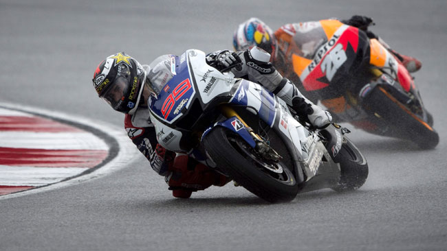 Lorenzo gioca in difesa con un motore in meno