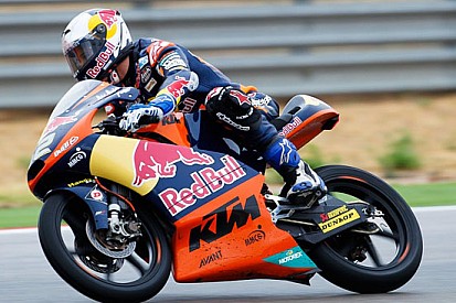 Kent beffa Cortese all'ultima curva a Valencia