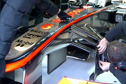 La McLaren cambia i deflettori sotto al telaio
